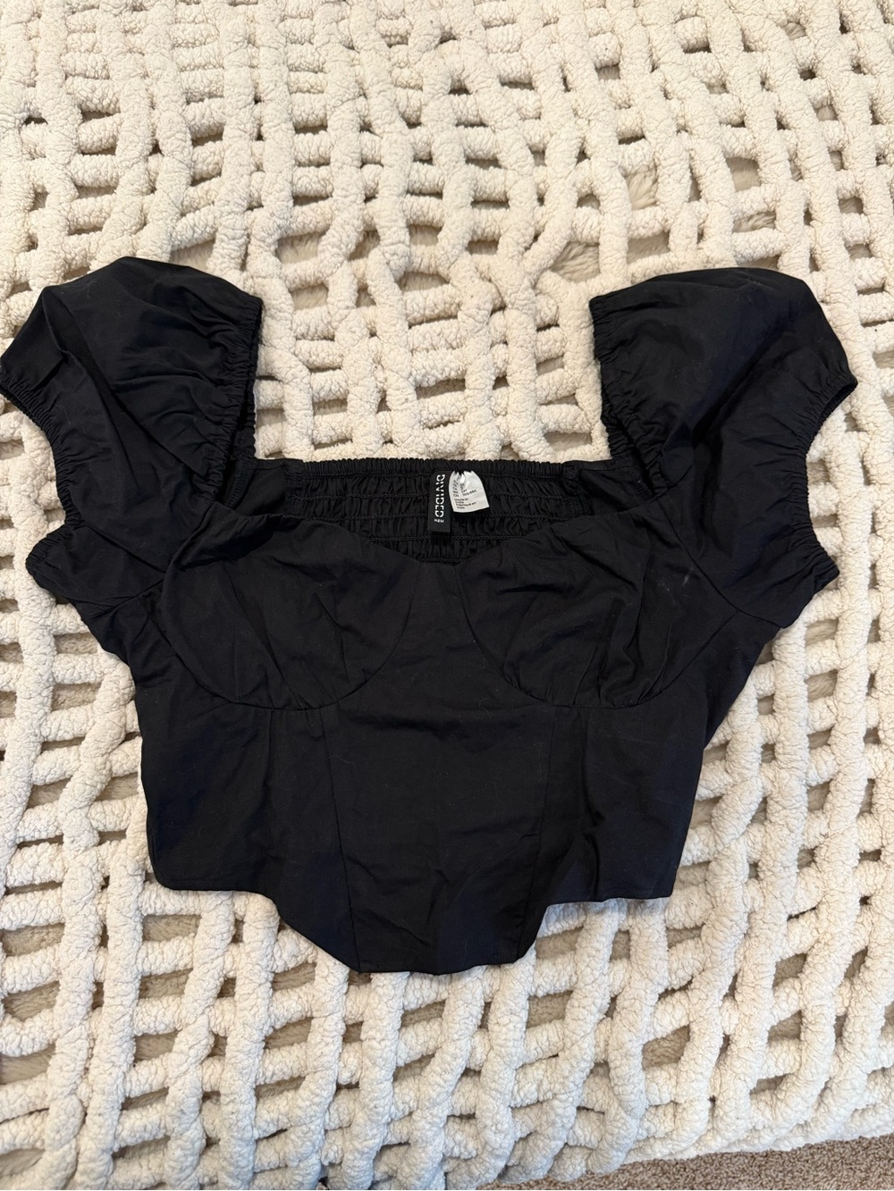 H&M Black Puff Sleeve Crop Top